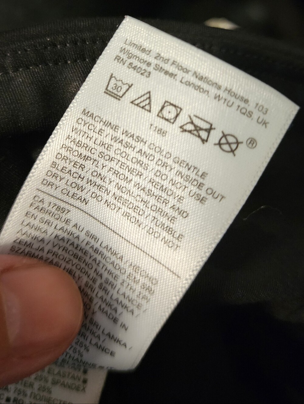 Athleta Ultimate Stash Pocket Embossed Capri Women's Small S Black Grey Athletic - Picture 12 of 12